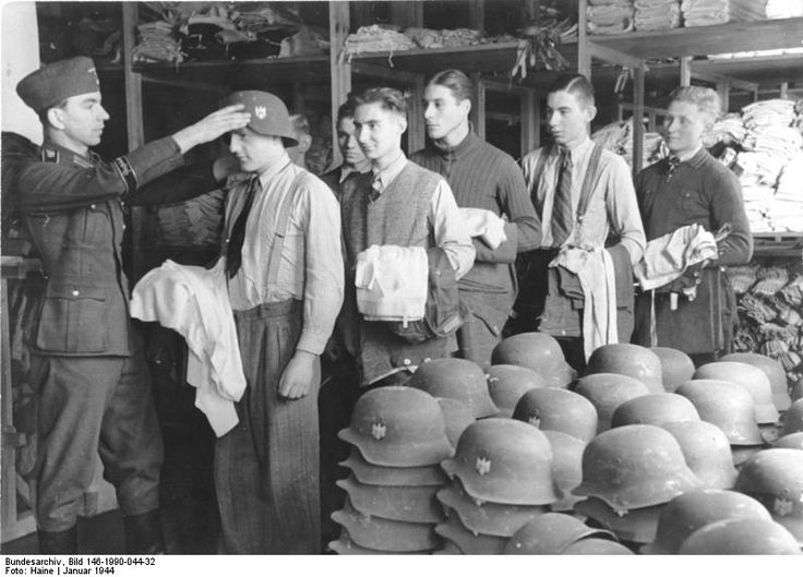 WW2 CLASH - Training Centers