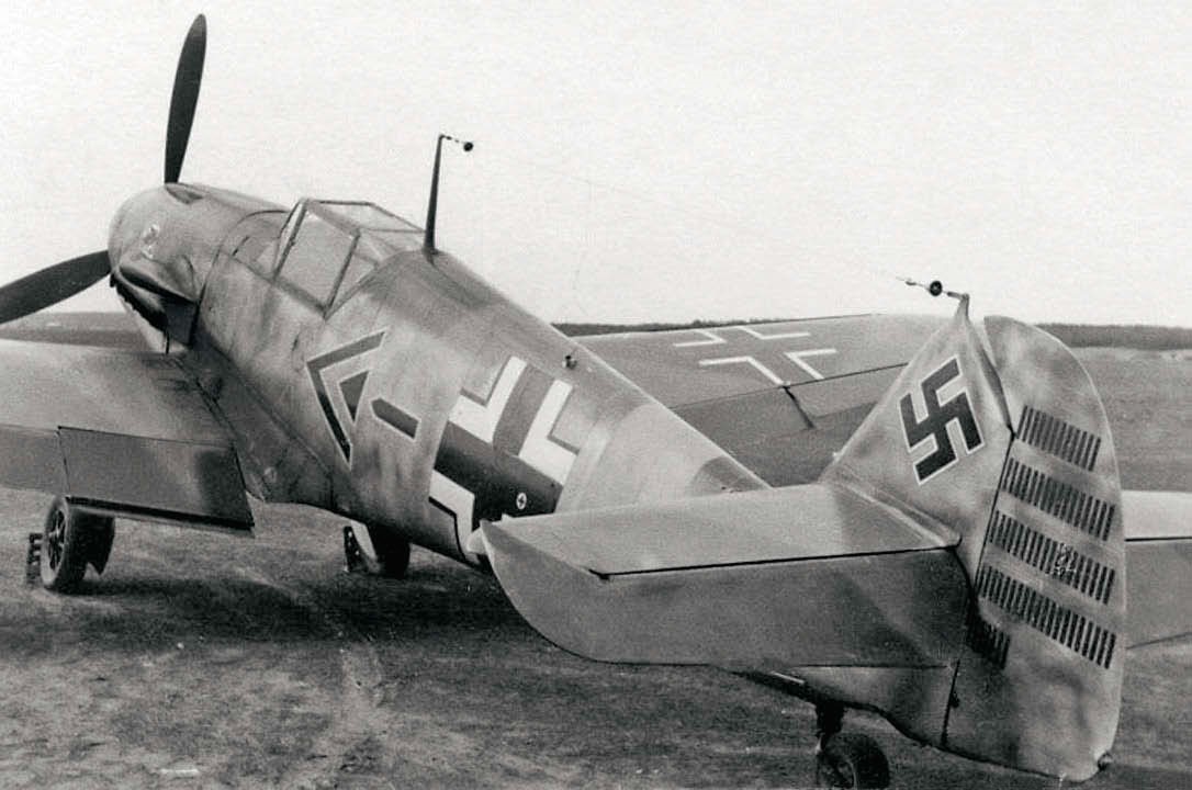 Junkers Ju 88A-4 and 4-man crew.